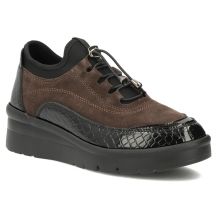 braune Keilschuhe aus Wildleder mit Krokodilprägung von Filippo (Modell DP8106)