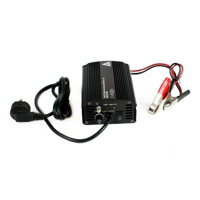 2. 12-V-Netzladegerät für BC-10-Akkus, 10 A (230 V/12 V), 3 Ladestufen