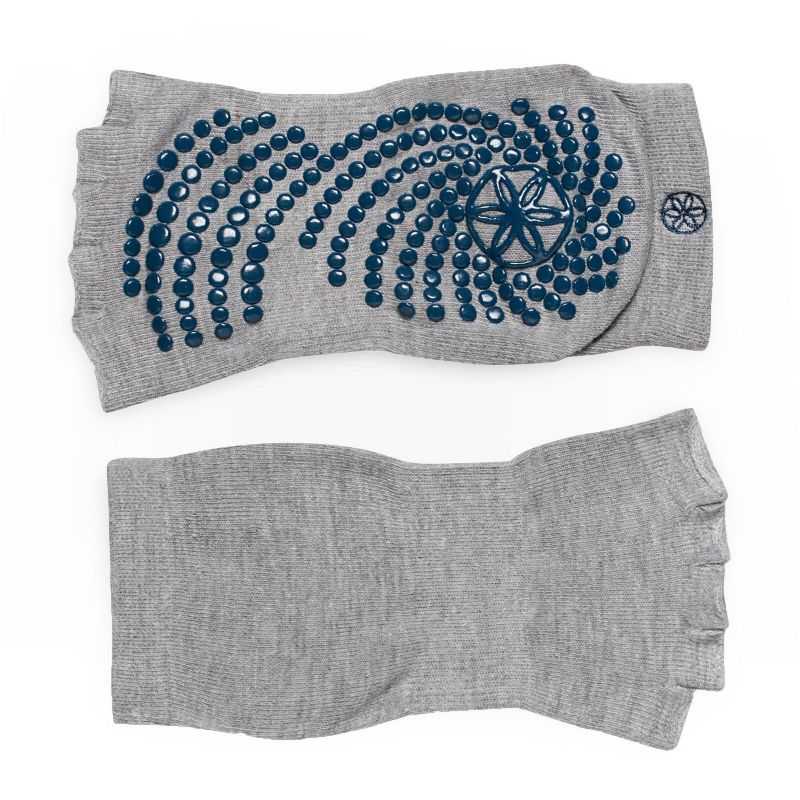 4. GAIAM 63708 Rutschfeste Yogasocken ohne Zehen