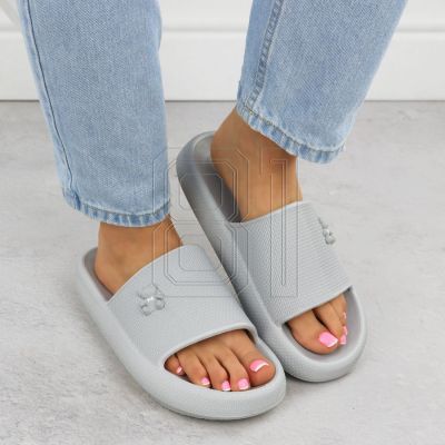 7. Vinceza W 75210 JAN403A Flip-Flops