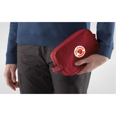 4. Fjallraven Kanken Gear Bag – Marineblau