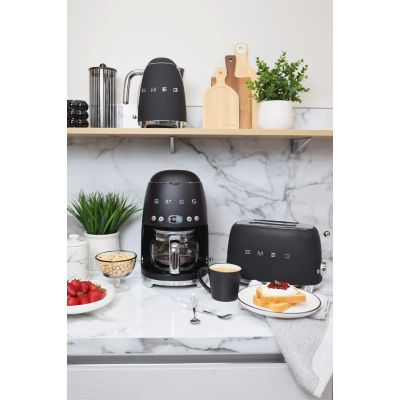 51. SMEG TSF01BLMEU Toaster