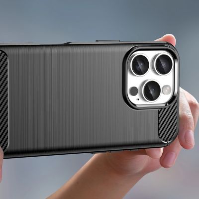6. Carbon Case Silikonhülle für iPhone 16 Pro Max - Schwarz