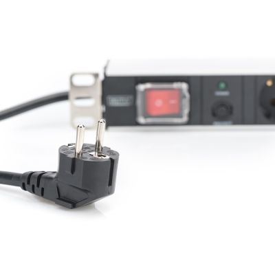 5. Digitus PDU 19" Rackmount-Steckdosenleiste, 7 Schuko-Steckdosen, 2,0 m, 1 Unischuko-Stecker, 16 A, Ein/Aus-Schalter, Überlastschutz, Aluminiumprofil