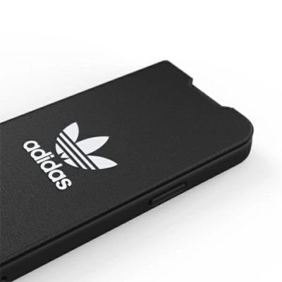 6. Adidas OR Booklet Case BASIC für iPhone 13 - Schwarz und Weiß