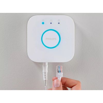 7. Philips Hue Bridge 929001180642 – Intelligente Lichtsteuerung SMART HOME HUE BRIDGE