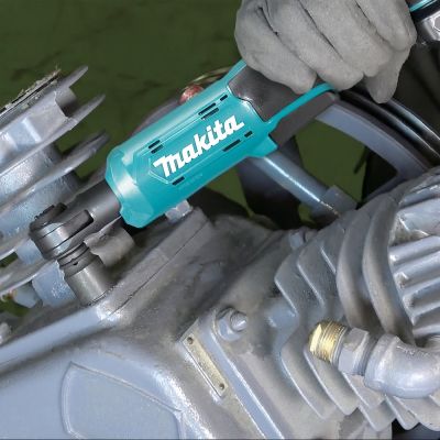 7. Ratschenwinkelschlüssel 18V WR100DSA MAKITA