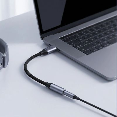 9. Tech-Protect Ultraboost USB-C auf 3,5-mm-Klinken-DAC-Adapter – Dunkelgrau