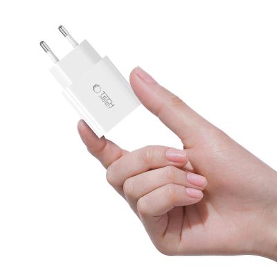 6. Tech-Protect NC20W PD20W USB-C Wandladegerät mit USB-C Kabel - weiß