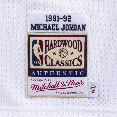 3. Authentisches Mitchell & Ness Michael Jordan Chicago Bulls Spielertrikot 1991-92 - AJY4LG19006-CBUWHIT91MJO