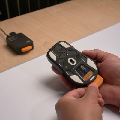 16. Glorious Gaming Modell O3 Kabellose Maus für Rechtshänder, RF-Funk, optisch, 30000 DPI