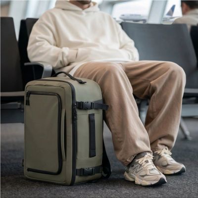 11. Tech-Protect Defender S50 Rucksack für Ryanair & Wizzar, 20 l Laptop, Olivgrün