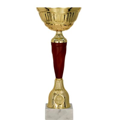 5. Becher aus Gold und Burgunderrot