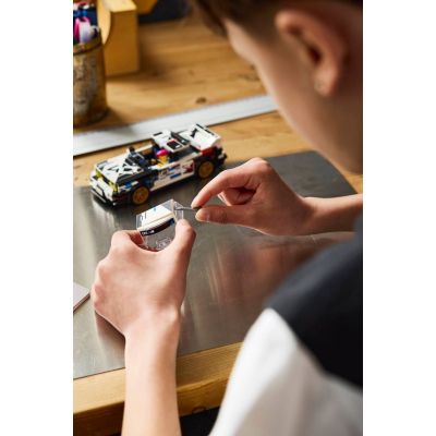 13. LEGO Speed Champions 77263 - BMW M3 (E30)