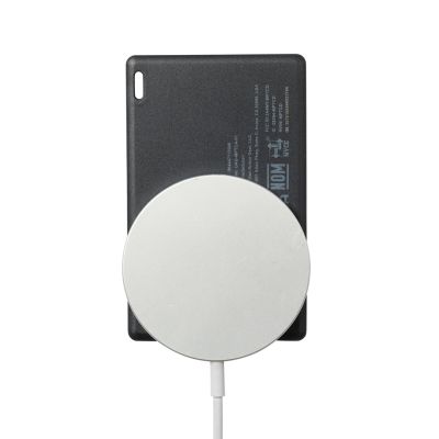 6. UAG Metropolis Wallet – Geldbörse mit Ständer und Standortkarte (Apple „Wo ist?“ und Google Find Hub), kompatibel mit MagSafe (Kevlar Schwarz)