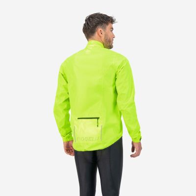 4. Rogelli CORE Fluoreszierende Regenjacke 2XL