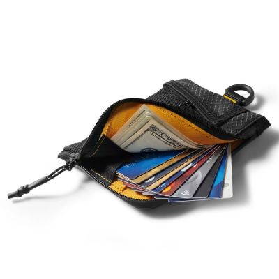 5. Spigen LF300 RFID-Geldbörse – Schwarz
