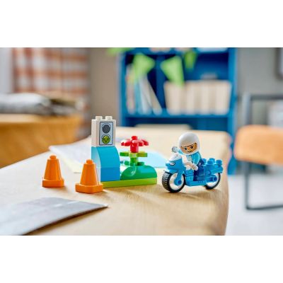 9. LEGO DUPLO TOWN 10471 Blaues Polizeimotorrad