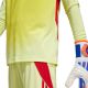 8. adidas Tiro 25 Competition Langarm-Torwarttrikot für Kinder, Gelb und Rot, KJN2020