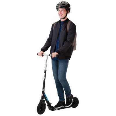9. Razor A5 Air Scooter 13073005 (Schwarz)