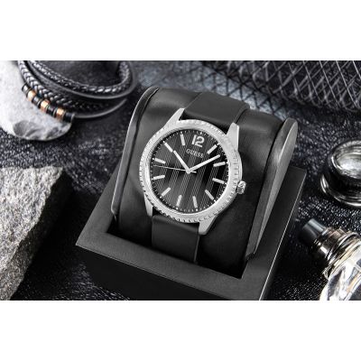 5. Guess Herrenuhr Chip GW1063G1 + Box