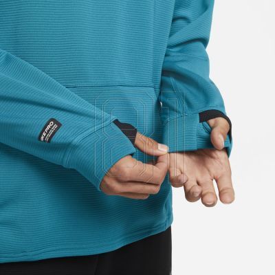 5. Nike Pro M DM5889-367 Sweatshirt