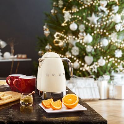 6. Smeg KLF03CREU Wasserkocher 1,7 l 2400 W Creme