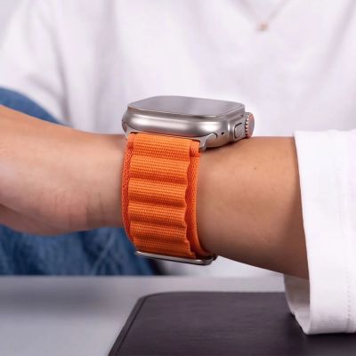 7. Tech-Protect Nylon Pro Armband für Apple Watch 44 / 45 / 46 / 49 mm – Orange