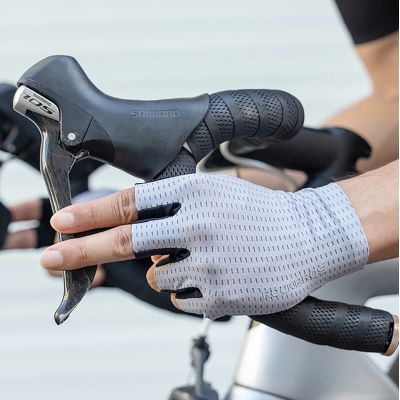 8. Rockbros Atmungsaktive Kurzfinger-Fahrradhandschuhe Größe: M - Grau