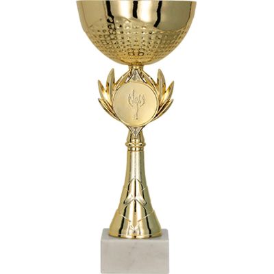 3. Goldener Metallbecher