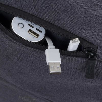 8. RIVACASE LAPTOP-RUCKSACK 15,6" REGENT, SCHWARZ, 17L, WASSERDICHTES MATERIAL, TASCHEN FÜR TABLET, SMARTPHONE, TRINKFLASCHE, ZUBEHÖR.
