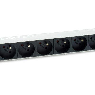 3. Equip 333313 PDU 8-fach Stromverteilereinheit 1U Schwarz, Silber