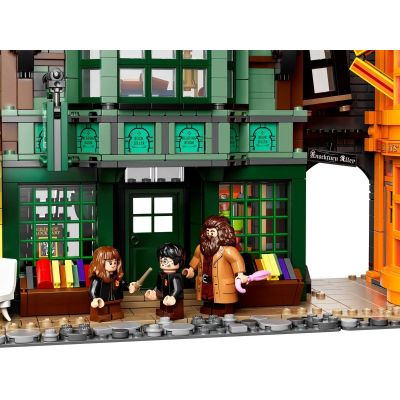 10. LEGO Harry Potter 75978 Winkelgasse