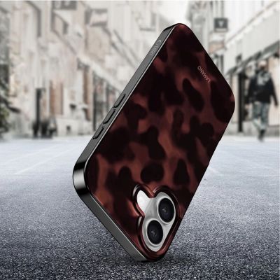 8. Tech-Protect Lamano MagSafe Hülle für iPhone 16 - Schwarz und Rot