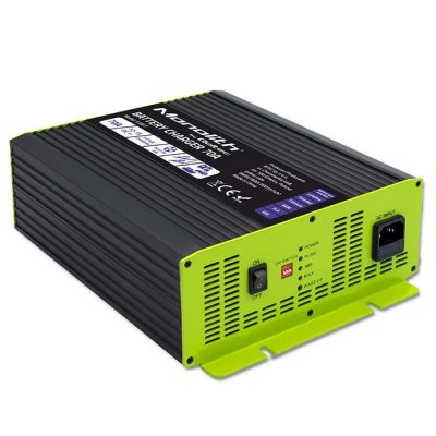 7. Qoltec Monolith 51917 Intelligentes Profi-Ladegerät für LiFePO4-, AGM-, GEL- und SLA-Batterien | 70 A | 12 V | Schnellladung