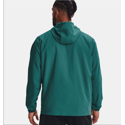 6. Under Armour Sportstyle Windbreaker-Jacke