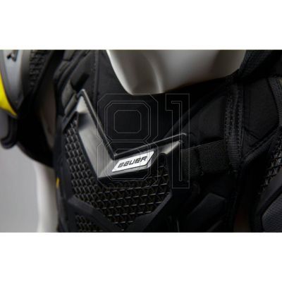 4. Bauer Ultrasonic Int M 1058491 hockey shoulder pads