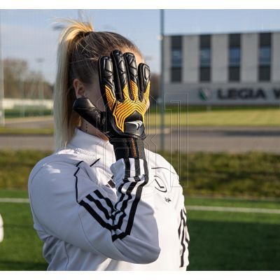 6. Yakima Sport Pro One 100732 goalkeeper gloves
