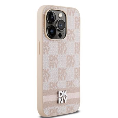 4. DKNY Lederhülle mit kariertem Monomuster und bedruckten Streifen für iPhone 14 Pro – Rosa