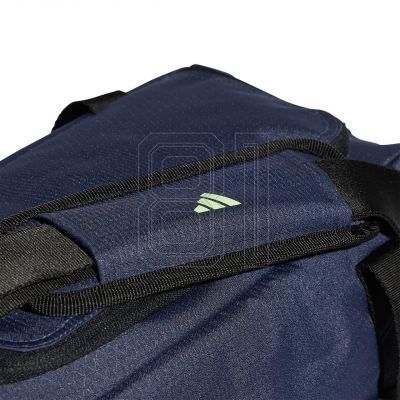 6. adidas Essentials 3-Streifen Duffel XS IR9822 Tasche