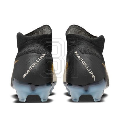 9. Nike Phantom Luna II Elite M FJ2572-100 football boots