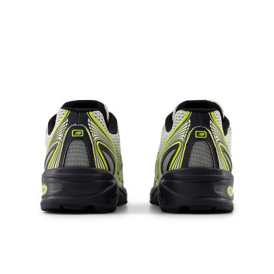 6. New Balance U740FR2 Sportschuhe