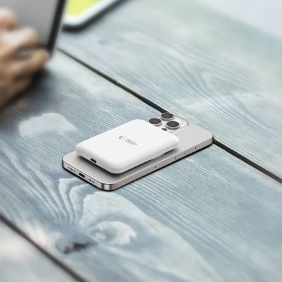 8. Tech-Protect LifeMag PB10 Powerbank mit MagSafe 5000 mAh 15 W USB-C-Anschluss – weiß + USB-C-Kabel