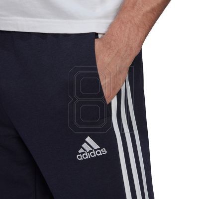 4. adidas Essentials Tapered Elastic Cuff 3-Streifen-Hose M GK8830