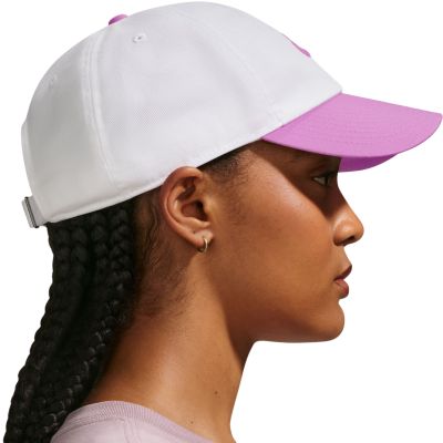 4. Nike Club Cap Weiß und Rosa FB5368 103