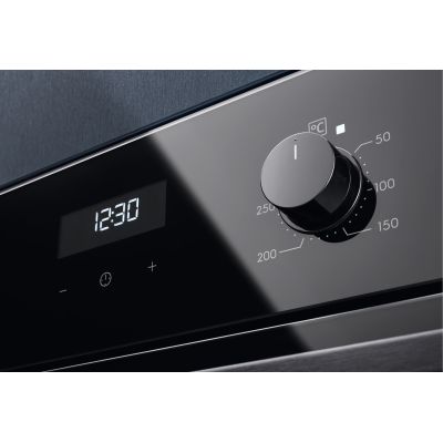 7. ELECTROLUX EOF5C50BZ Backofen