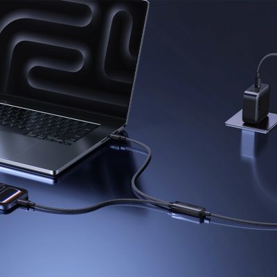 7. Baseus Flash 4 140W 2-in-1 USB-C auf USB-C + USB-C Kabel 1,5 m - Schwarz