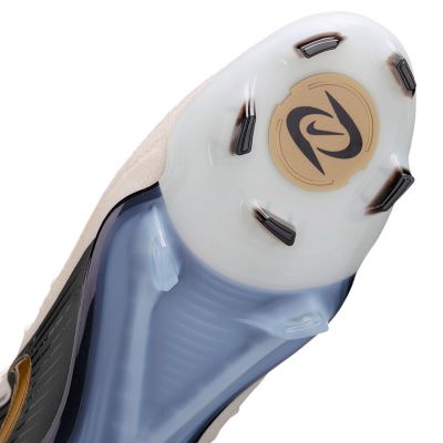 5. Nike Phantom Luna II Elite M FJ2572-100 Fußballschuhe