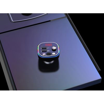 8. VAKOSS Auto-Transmitter RGB/ FM/ Bluetooth/ USB / 3,1 A TC-B439