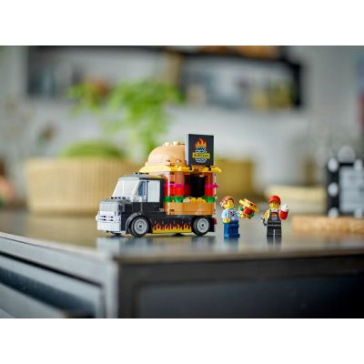 9. LEGO City 60404 Burgerwagen